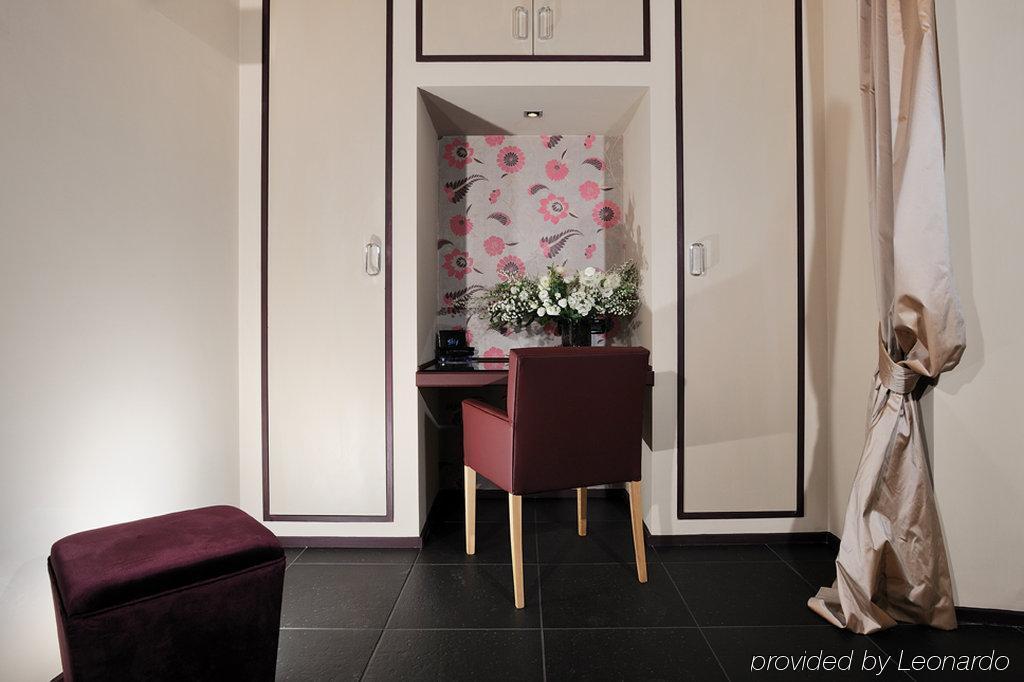 Roma Dreaming Aparthotel Phòng bức ảnh